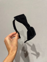 Load image into Gallery viewer, Velvet headband