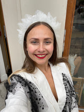 Load image into Gallery viewer, White Tulle headband