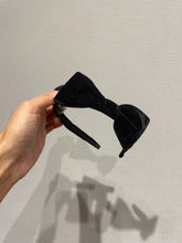 Load image into Gallery viewer, Velvet headband