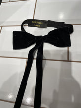 Load image into Gallery viewer, Velvet bow collar