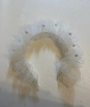 Load image into Gallery viewer, Pearl tulle headband